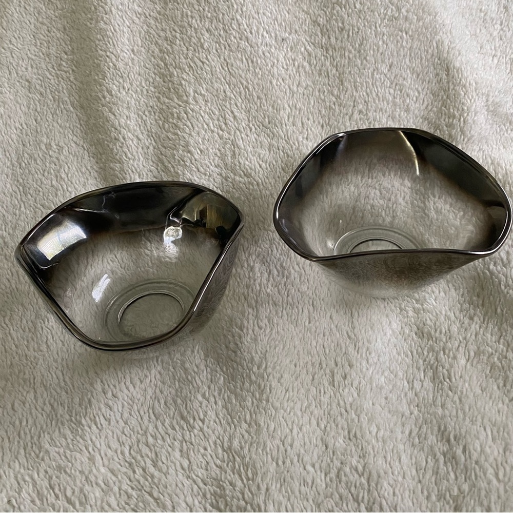 Vitreon Queen Lustreware silver ombré set of two side bowls 1970s​​​​​​